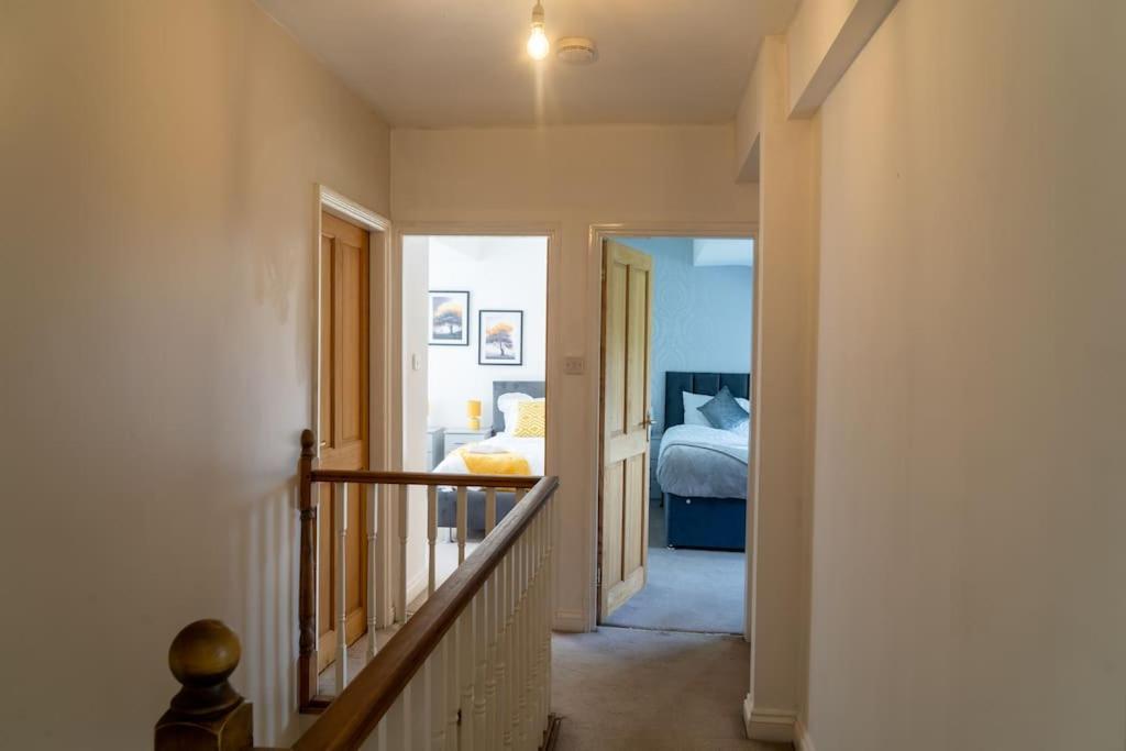 Spacious 15 Guest Home With 9 Beds In Shirley Solihull Eksteriør billede